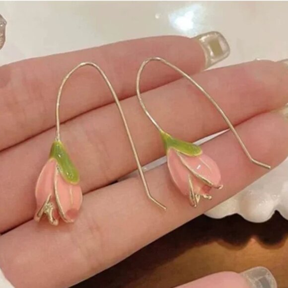 ⭐️❤️ FREE Tulip Floral Flower Hipster Hippie Art Chic Glam Girly Modern Earrings - Picture 4 of 10